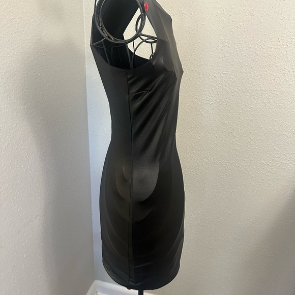 Black Halter Bodycon Mini Dress for Night Out - Picture 3 of 9